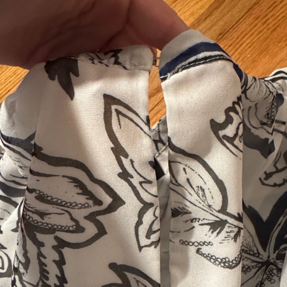 Floral Ruffle Sleeve Top - Picture 4 of 4